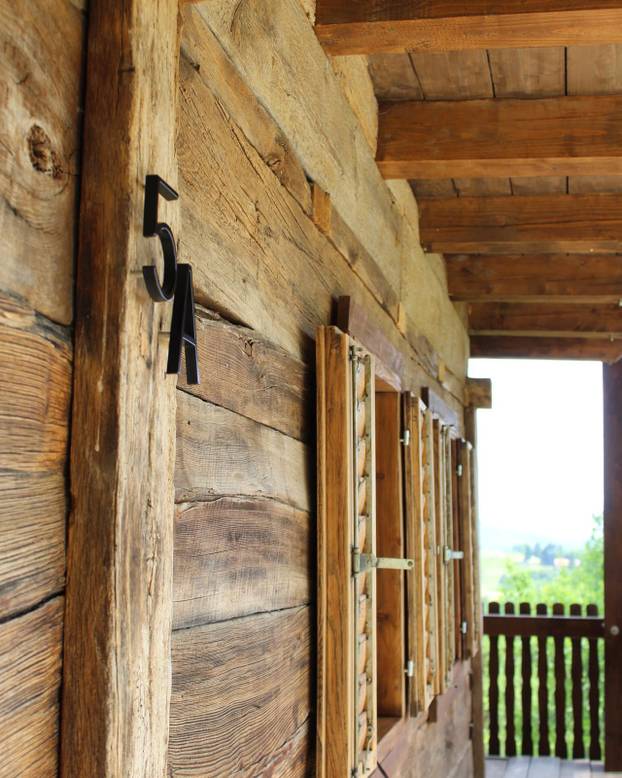 FOTO Ova kuća blizu Zagreba pravi je raj - filmove možete gledati iz bačve za kupanje!