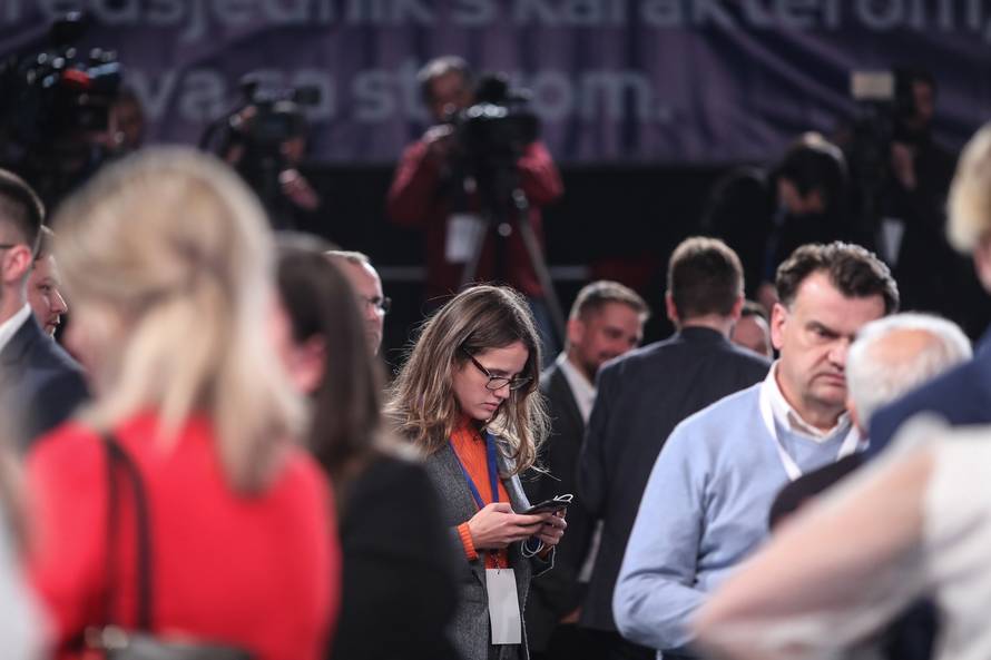 Zagreb: Izborni stožer Zorana Milanovića u Tvornici kulture