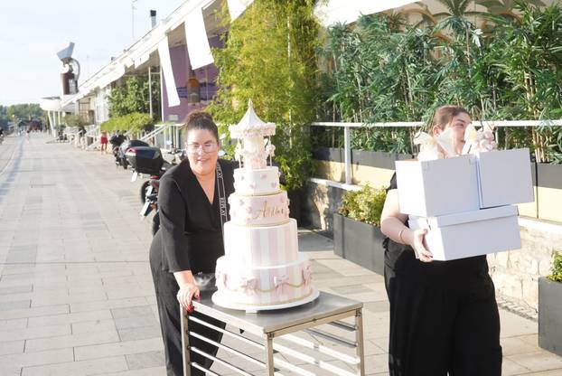 Beograd: Aleksandra Prijović i Filip Živojinović organiziraju proslavu krštenja i prvog rođendana kćeri Arije