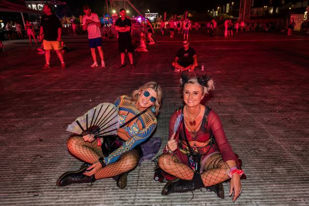 Split: Druga večer Ultra Europe Festivala, Partijaneri.