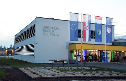 Otvorena obnovljena zgrada Srednje škole Glina