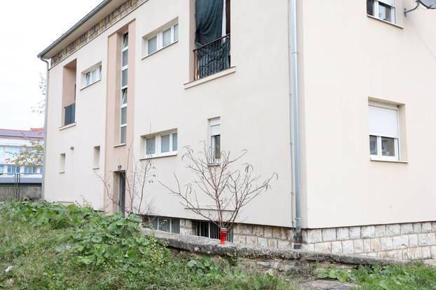 Knin: Stambena zgrada u kojoj se dogodila tragedija s ručnom bombom