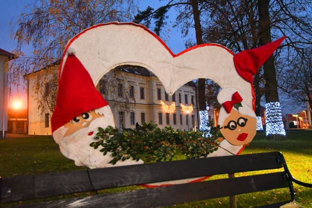 Božićni ugođaj na adventu u Slatini