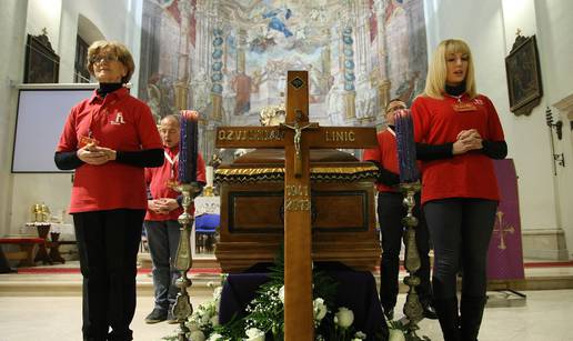 Misa za fra Linića: Vjernici su molili i poklonili se karizmatiku