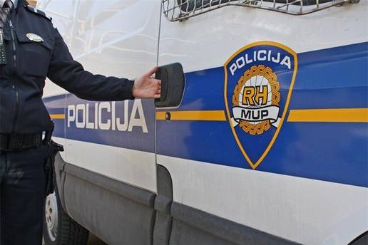Policajci kod Karlovca napali  i ozlijedili mladi&cacute;a (19) iz BiH? Policija se oglasila o svemu...
