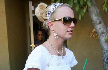 Britney otkrila vrat i tajanstvenu tetovažu
