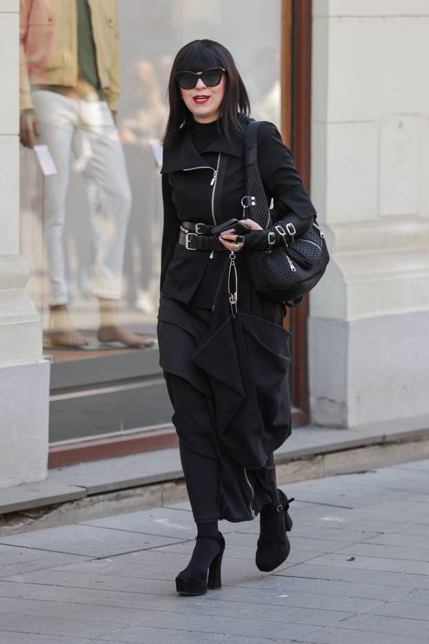 Zagreb: Mirela Holy prošetala centrom grada