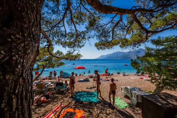 Kamen Brela i plaža Punta Rata  