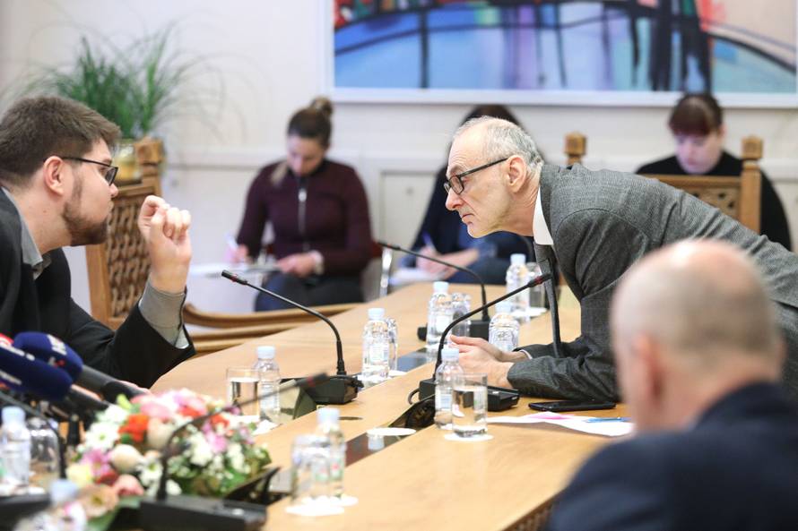 Željko Reiner: 'Ne znam zašto bi građane zanimao Poslovnik'