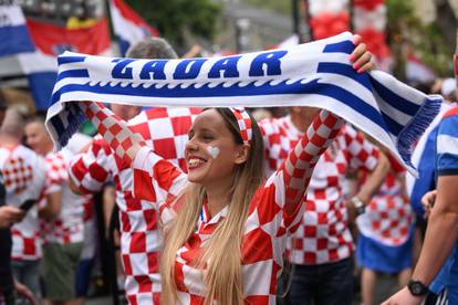 Navijačka atmosfera na ulicama Rotterdama  uoči večerašnje utakmice između Hrvatske i Španjolske