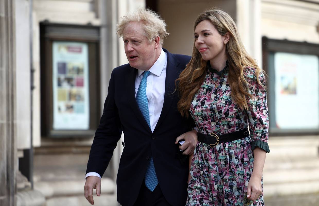 Boris Johnson ženi se u srpnju: Ovo će mu biti treći brak, sa zaručnicom ima sina Nicholasa