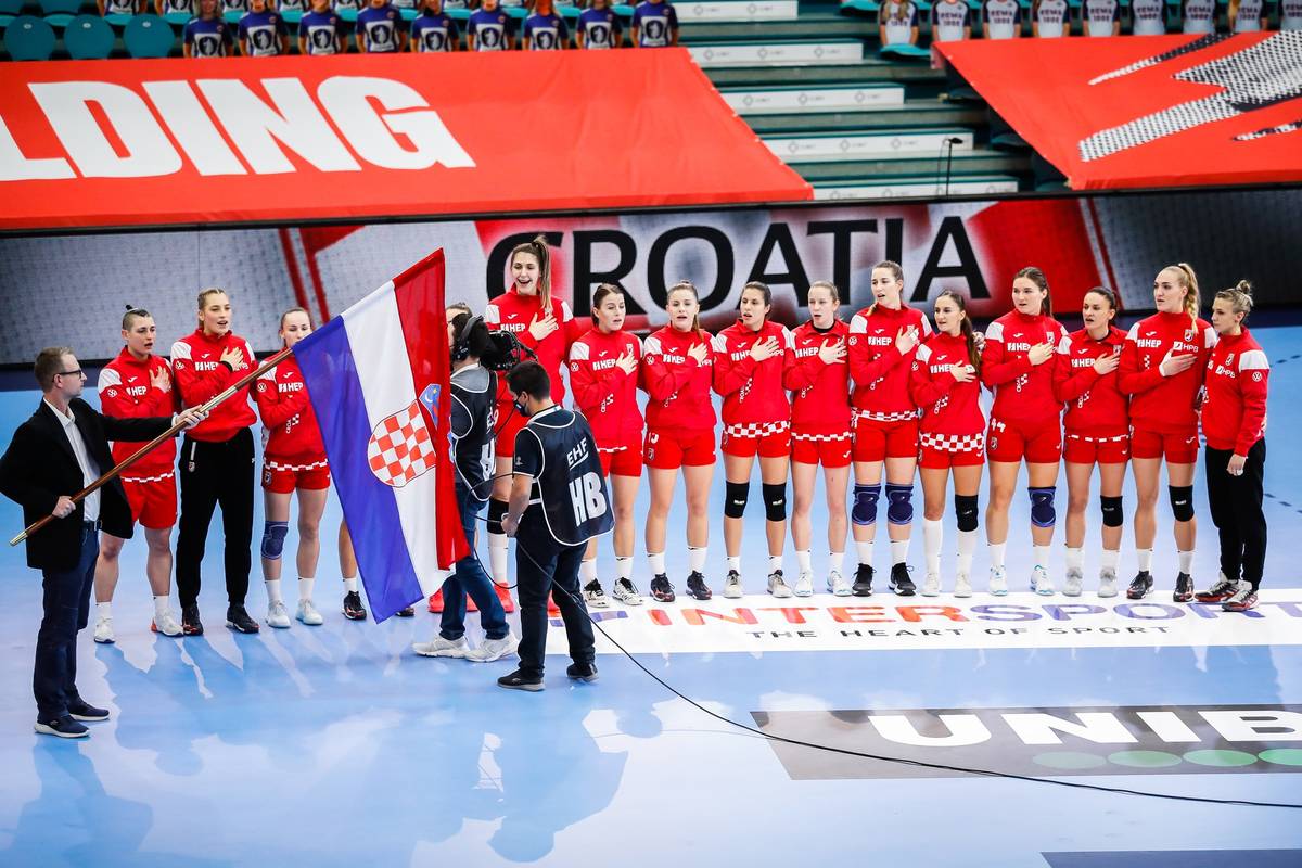 Blažević: Bitnija je Njemačka; Izbornik: Idemo po to polufinale