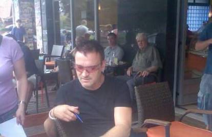 Trešnjevka: I 'Bono' čita 24sata uz kavu i kolače...