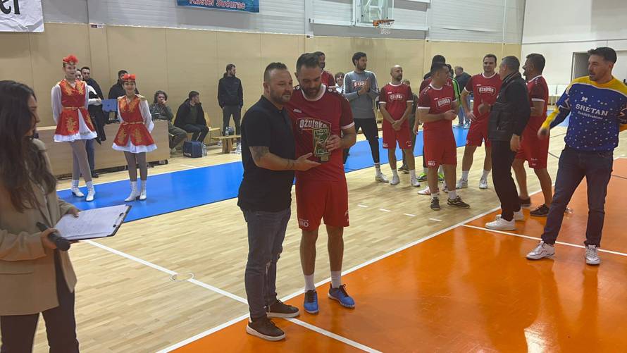 'B Cool' osvojio 'Četiri kafića' velikim preokretom u finalu!