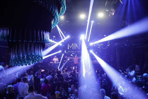 Zagreb: Koncert Harisa Džinovića u klubu Mint