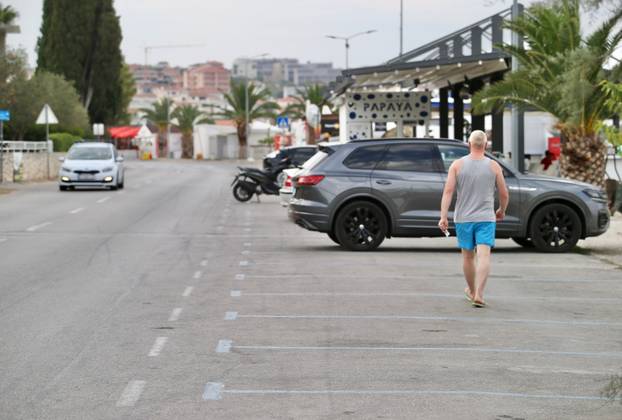 Plaža u Okrugu Gornjem prije samo nekoliko dana bila je puna turista