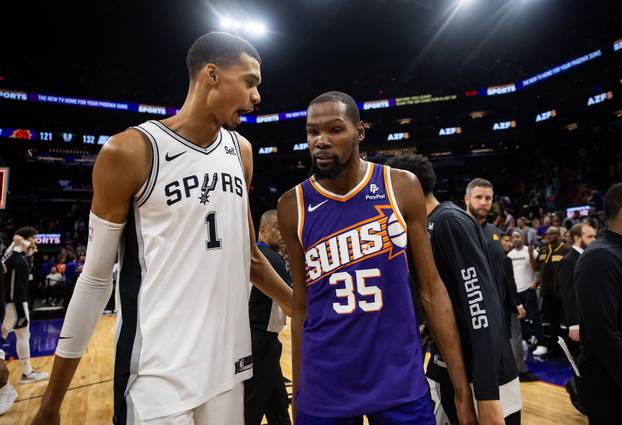 NBA: San Antonio Spurs at Phoenix Suns