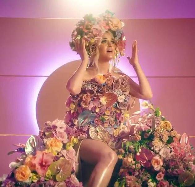 Katy Perry je trudna: 'Napokon više ne moram uvlačiti trbuh'