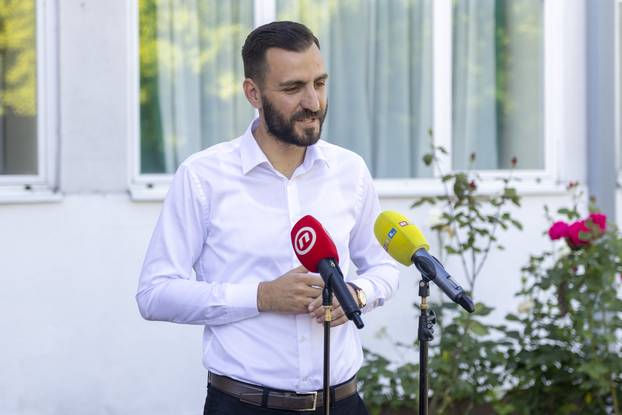 Vukovar: Kandidat za gradonačelnika Domagoj Bilić glasovao je u drugom krugu lokalnih izbora