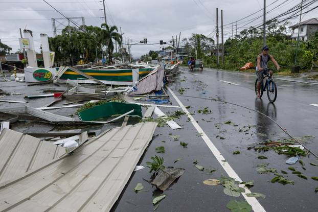Typhoon Fung-wong in the Philippines