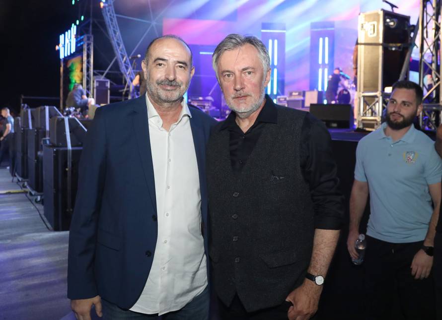 Vodice: Brojni izvođači nastupili na prvoj večeri CMC festivala