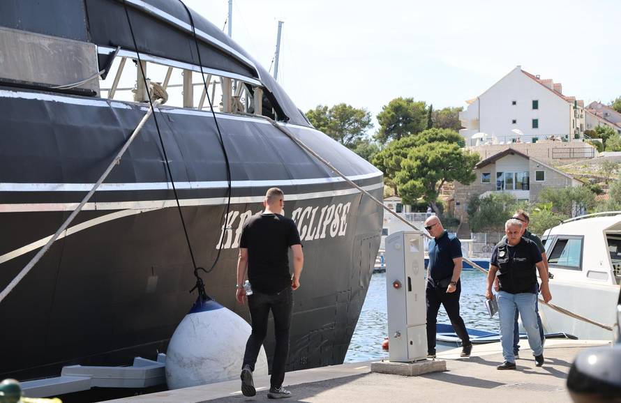 Policijski očevid u Milni nakon tragične pomorske nesreće u Splitskim vratima