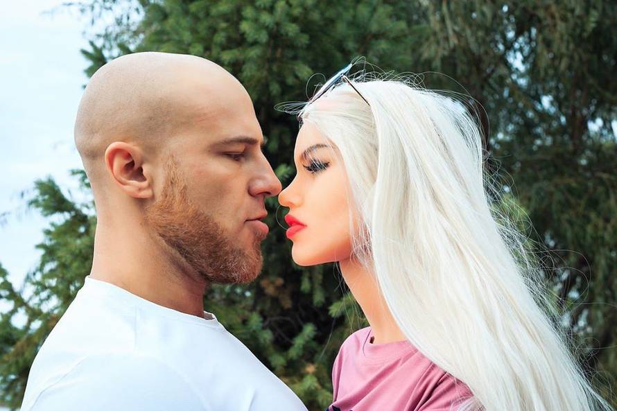 Vježba sa seks-lutkom za top formu na vjenčanju: 'Pumpaj'