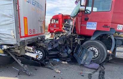 U lančanom sudaru 30-tak vozila u Vojvodini jedan čovjek poginuo, više ljudi je ozlijeđeno