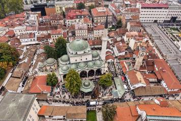 Sarajevo: Pogled iz zraka na d&zcaron;enazu za Halida Be&scaron;li&cacute;a u Gazi Husrev-begovoj d&zcaron;amiji