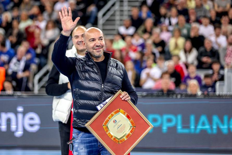 Zagreb: Tucak, Bukic, Rudi? i Drnasi primili nagrade zbog sjajnih rezultata na Svjetskom i Europskom prvenstvu za vrijeme utakmice RK Zagreb - PSG