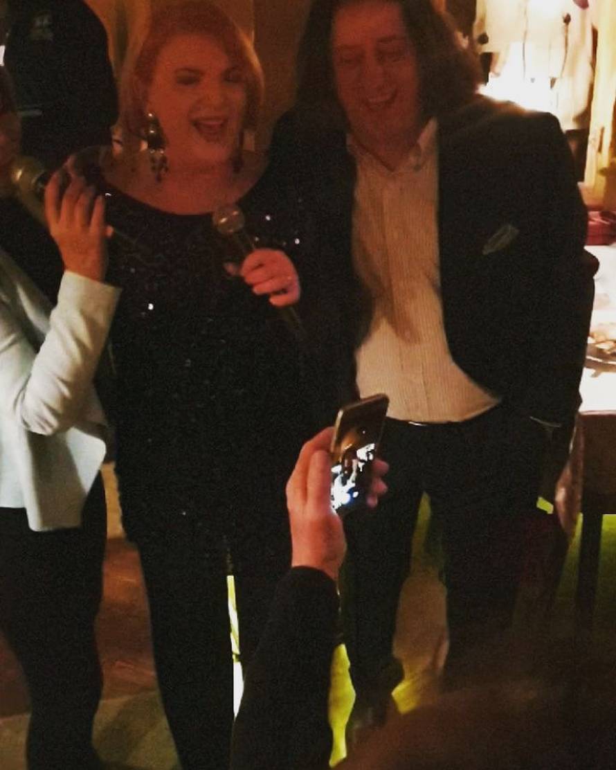 Zorica Kondža i Neda Ukraden zapjevale stari hit u Beogradu