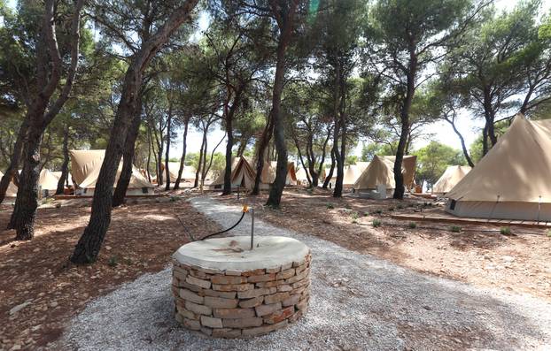 Obilazak nove turisti?ke atrakcije otoka Obonjana 