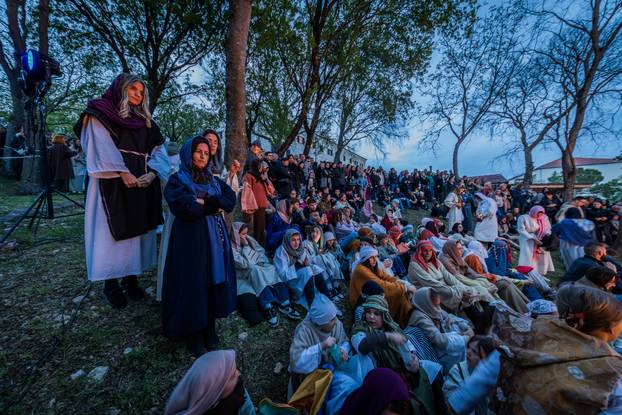 Imotski: Uprizorenje 24. Žive slike Muke Isusove