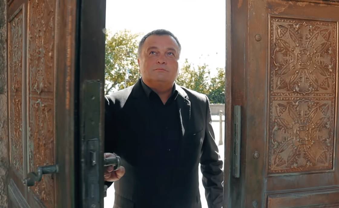 Duško Ćurlić 'zaradio' ulogu uz Amulića u spotu klape Rišpet