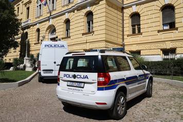 &Scaron;ibenik: Privo?enje osumnji?enog za ubojstvo i poku&scaron;aj ubojstva u ju?era&scaron;njem napadu na mladi?a i djevojku u apartmanu