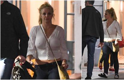 Rastresena Britney Spears iz klinike išetala bez grudnjaka...