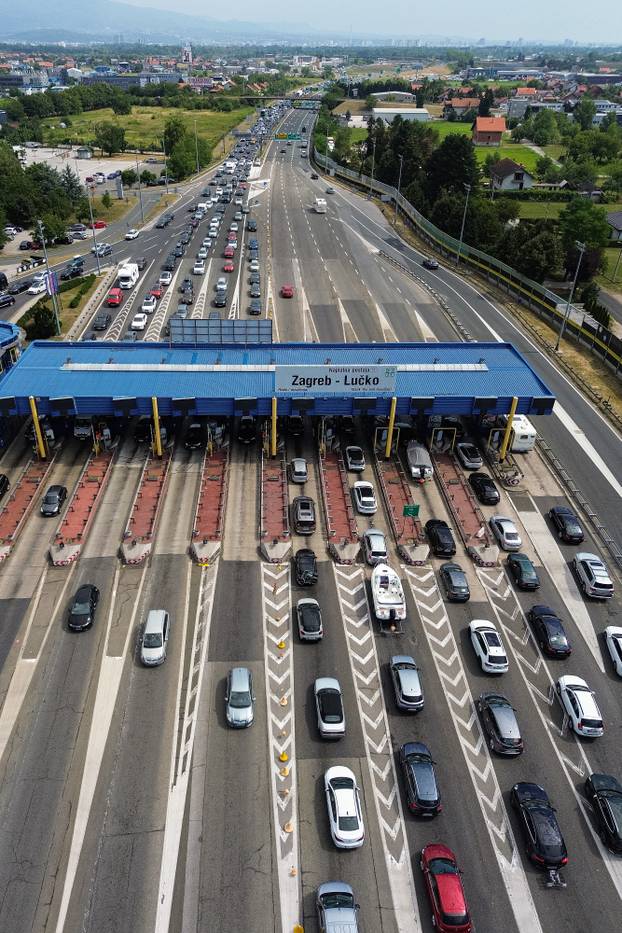 Zagreb: Snimke iz zraka kilometarskih kolona na A1