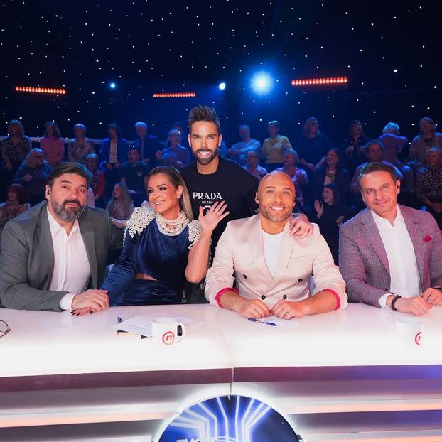 FOTO Na ovog Slavonca žene okidaju, a on pod svaku cijenu krije koga ljubi zadnjih godina