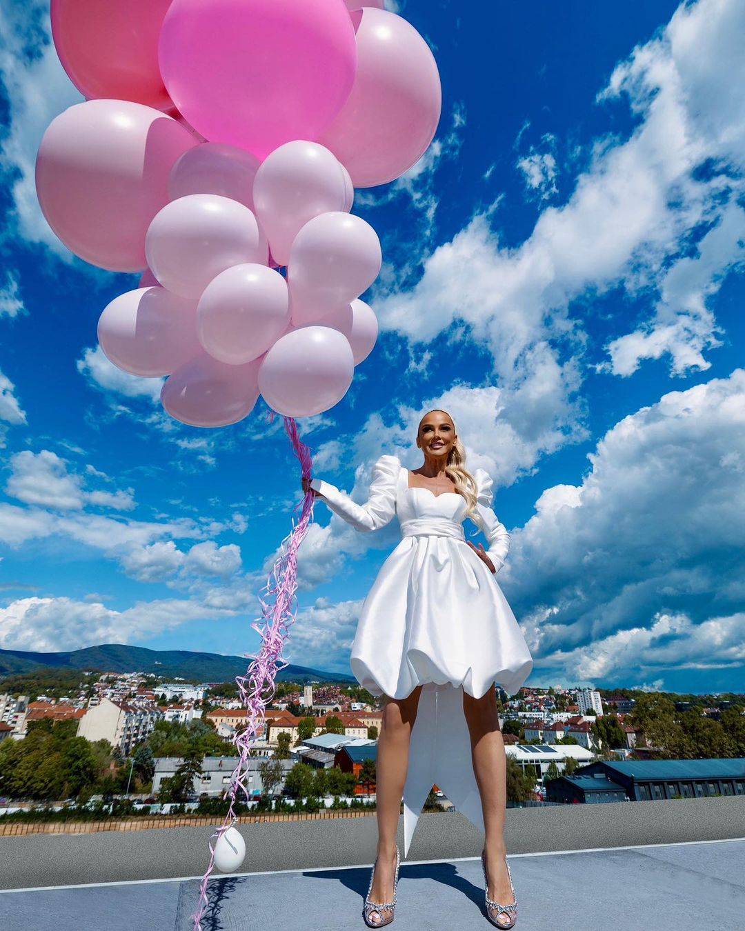 Maja Šuput za proslavu svog rođendana inspirirana outfitom Karleuše: 'Na vrhu sam svijeta'