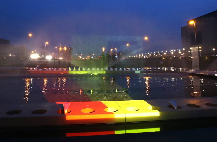 Zagrebačke fontane zasvijetlile su u bojama belgijske zastave