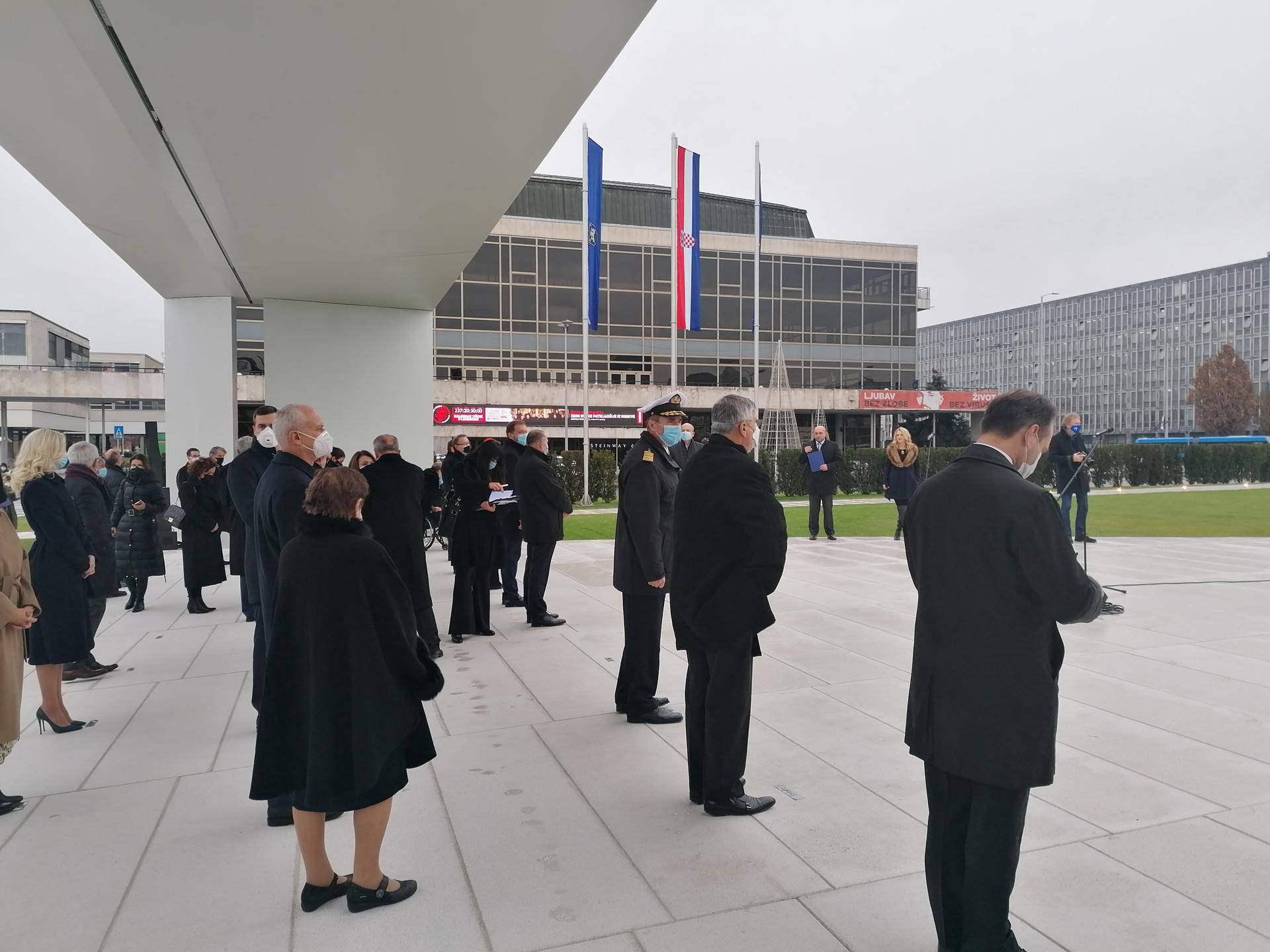 Bandić na otvorenju Spomenika domovini: 'Znam ja što je stina, ova će stina tu stajati vječno'