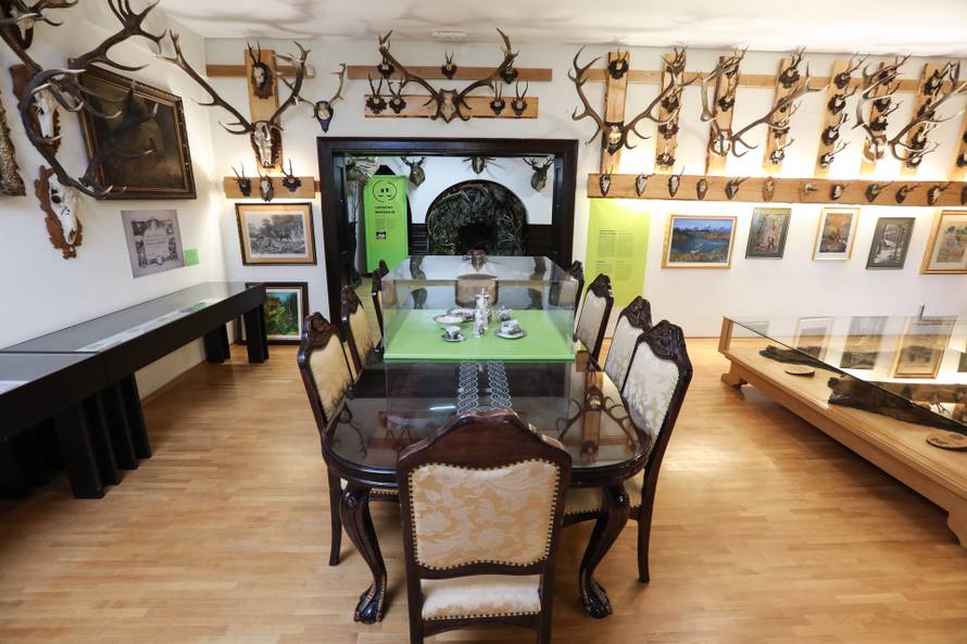 24SATA Izložba "100 godina hrvatskog lovstva" u Lovačkom muzeju