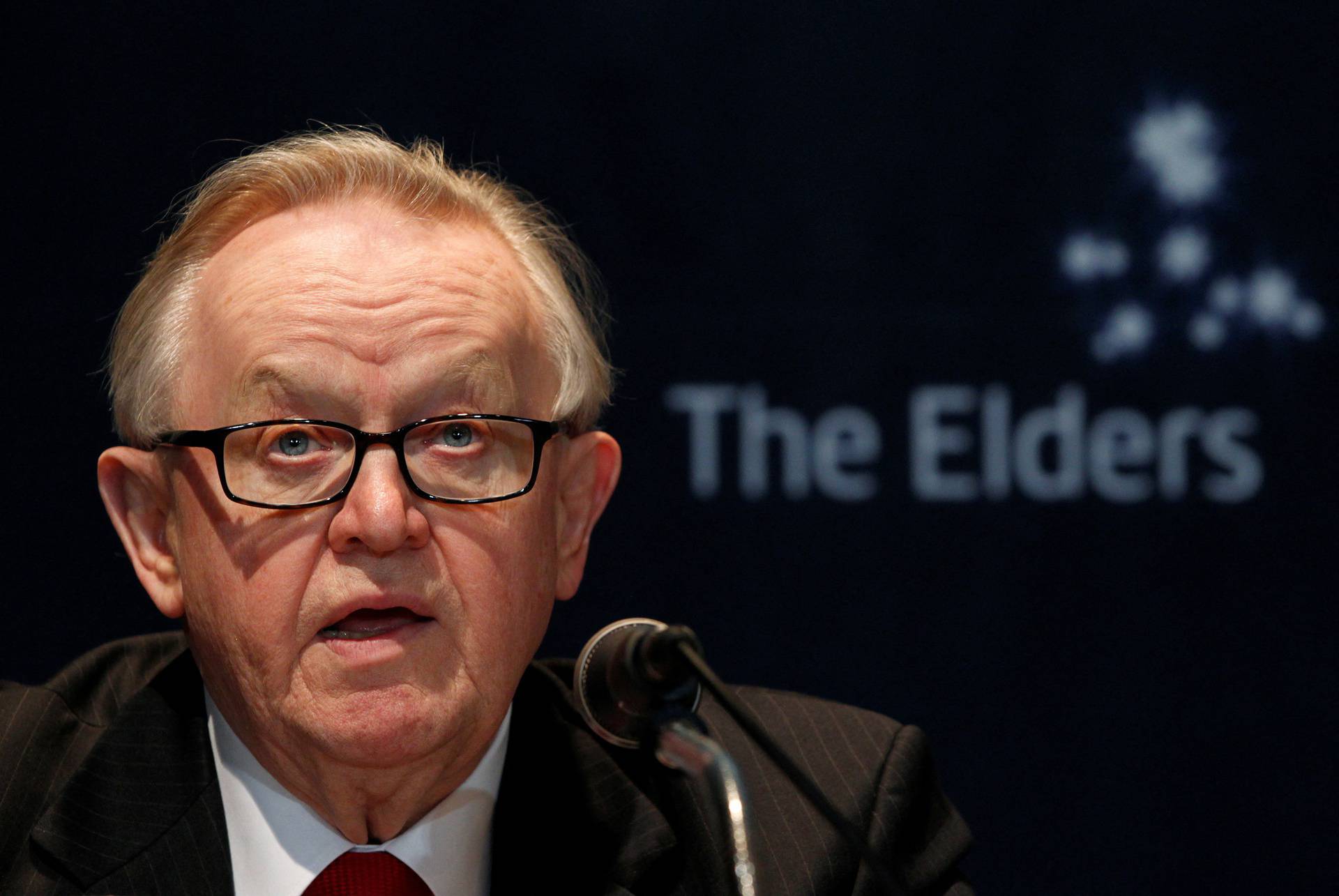 FILE PHOTO: Former Finnish President Ahtisaari speaks to the media during a news conference in Seoul