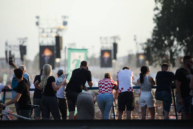 Zagreb: Veliki broj građana pratit će koncert sa savskog nasipa i Mosta slobode