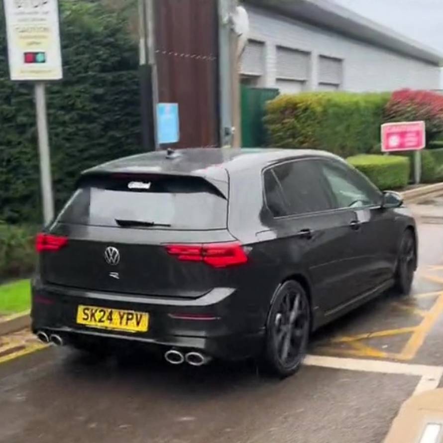 VIDEO Joško Gvardiol vozi auto star 25 godina: 'Kakav lik... A mogao bi imati koji god poželi'