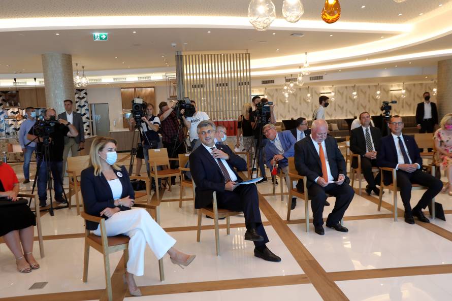 FOTO Otvorili Hilton Costabella resort u Rijeci.  Plenković: Grad je trebao ovakav hotel