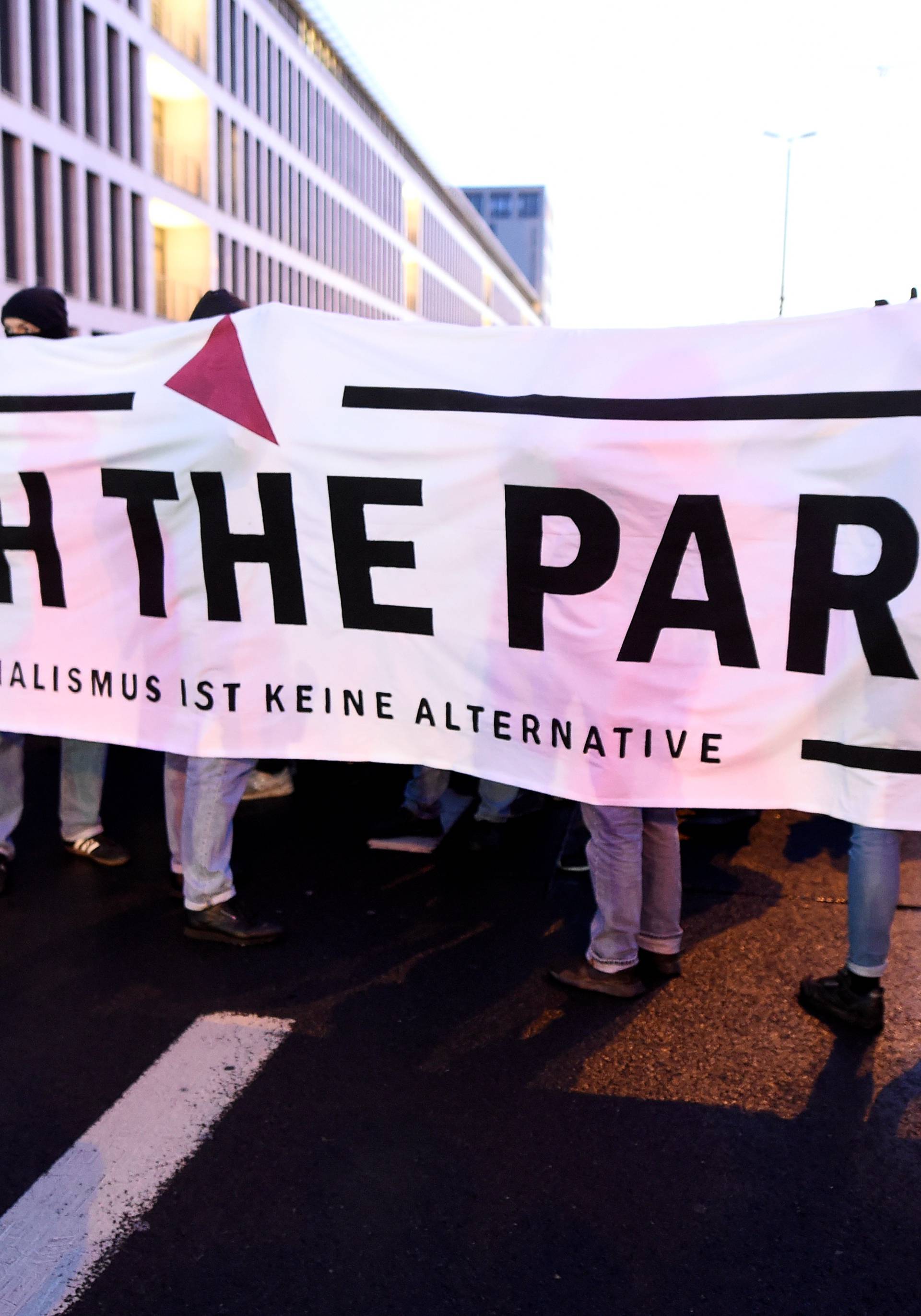 U Njemačkoj blokirane ulice: 12.000 ljudi protiv desničara