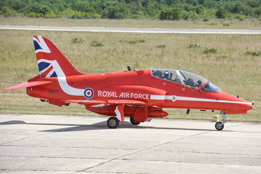 Kraljevska grupa Red Arrows posjetila je naša Krila Oluje
