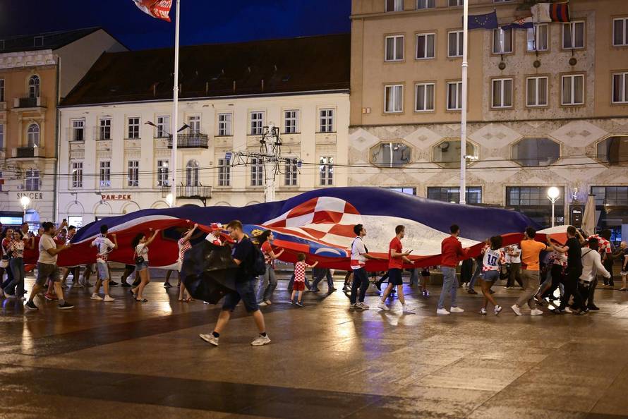 Zagreb: Zajedničko gledanj utakmice na trgu Bana Jelačića 