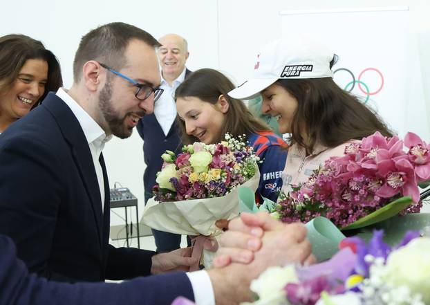 Dolazak Zrinke Ljutić iz SAD-a nakon osvajanja Malog kristalnog globusa